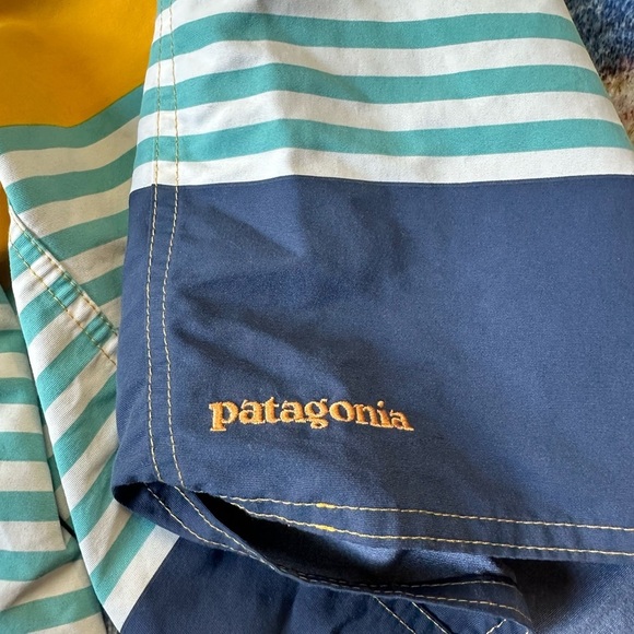 Patagonia Colour Blocked Board Shorts Size 29 - Picture 5 of 7